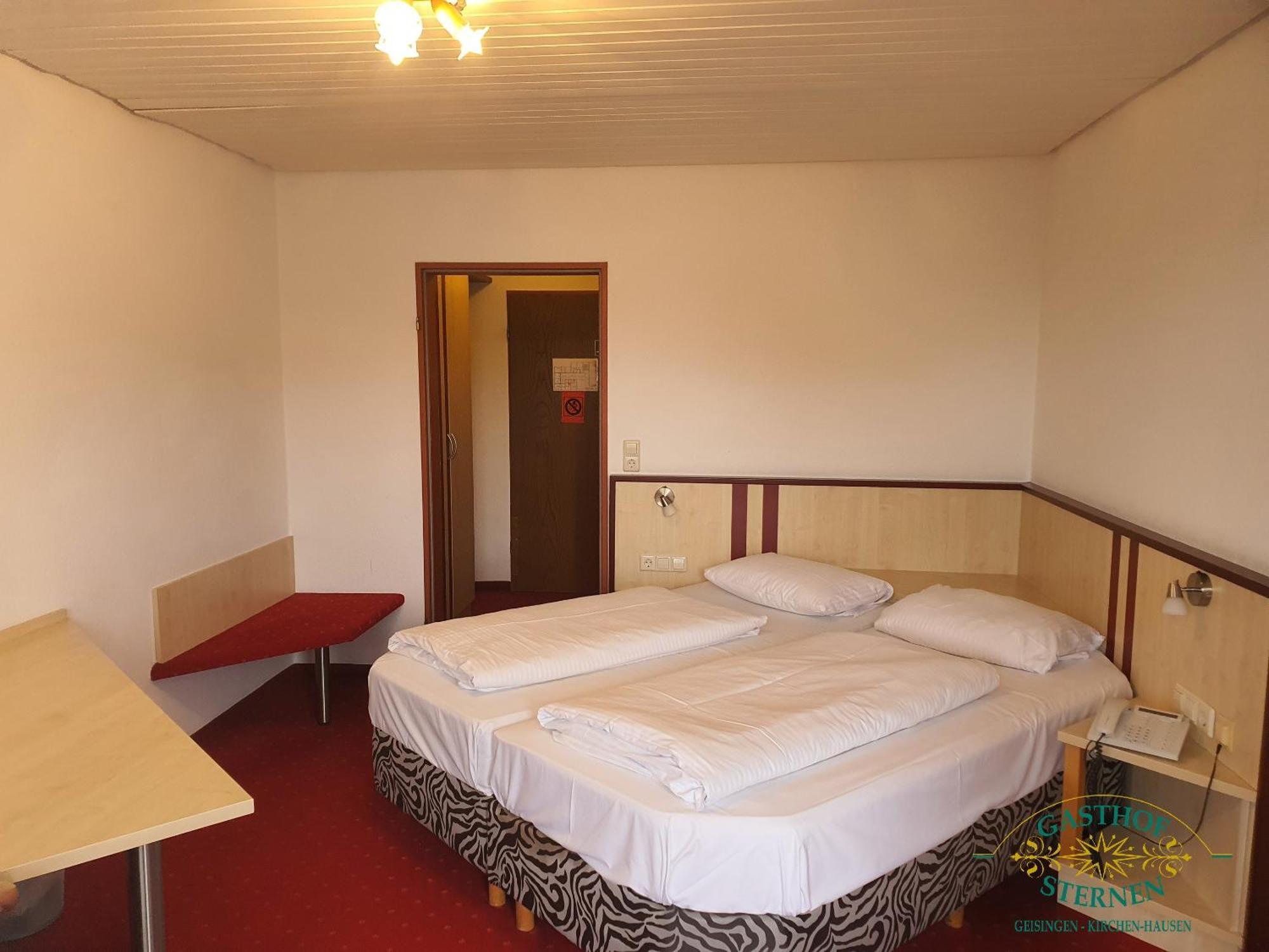 Hotel Gasthof Sternen Гайзинген Екстериор снимка