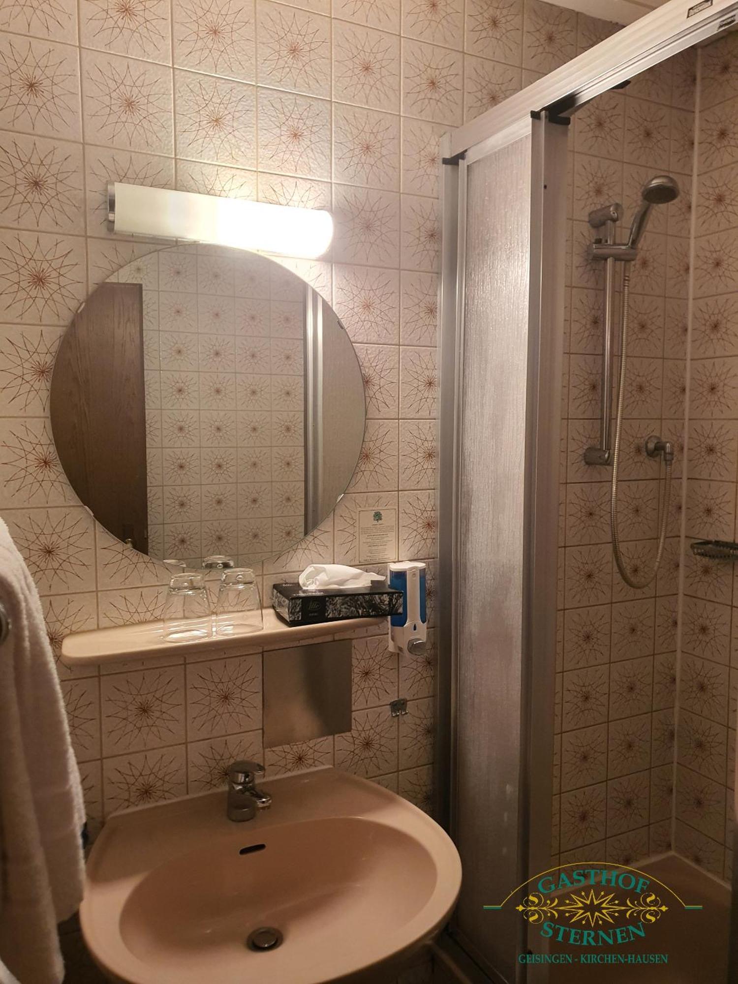 Hotel Gasthof Sternen Гайзинген Екстериор снимка