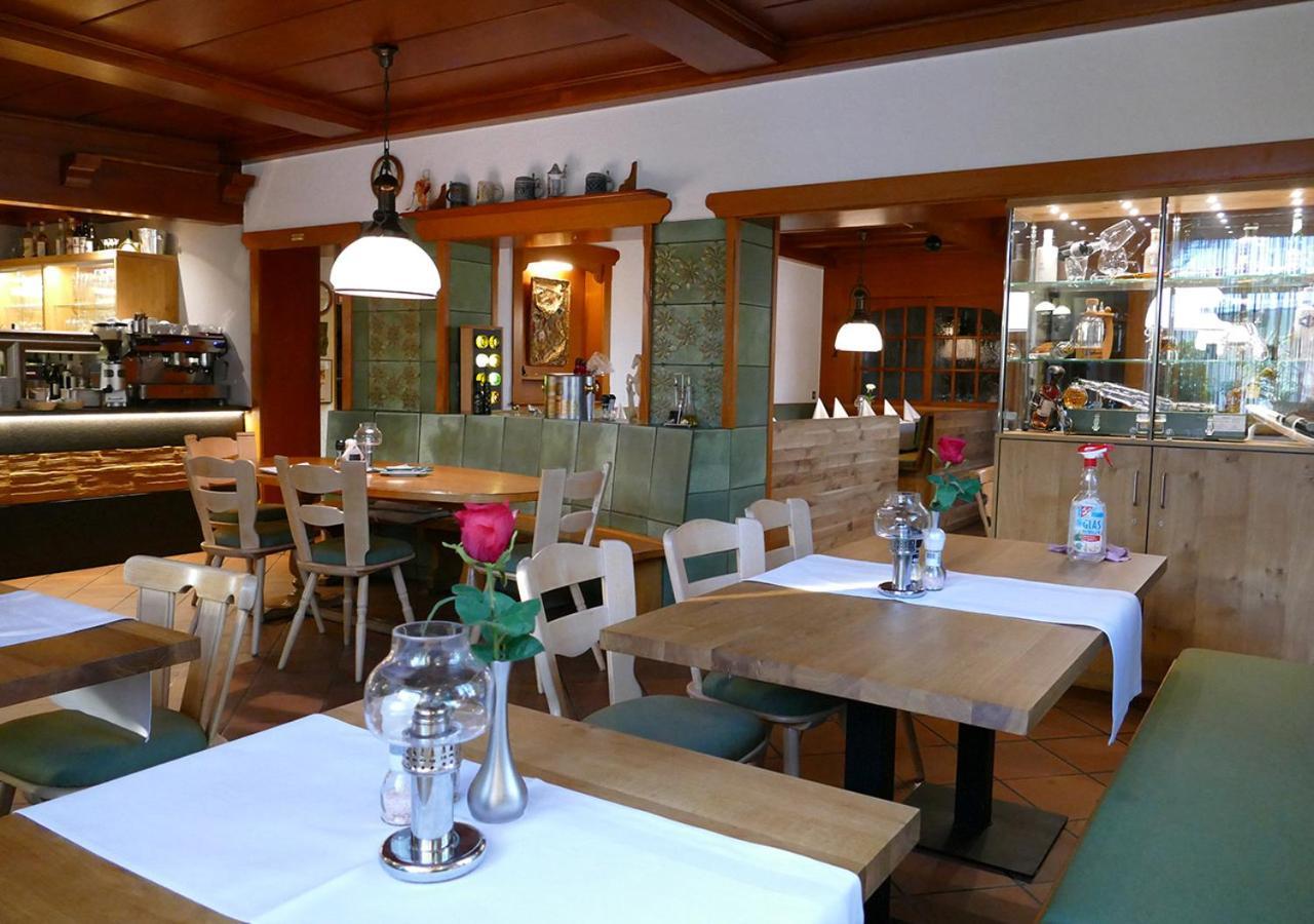 Hotel Gasthof Sternen Гайзинген Екстериор снимка